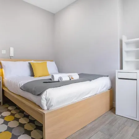 아파트 Modern In The Heart Of 2 *