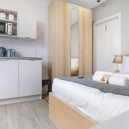 Small On Linthorpe Road, With Free Wifi, Free Private Parking, Smart Tv & Self-catering Kitchen Apartment Middlesbrough